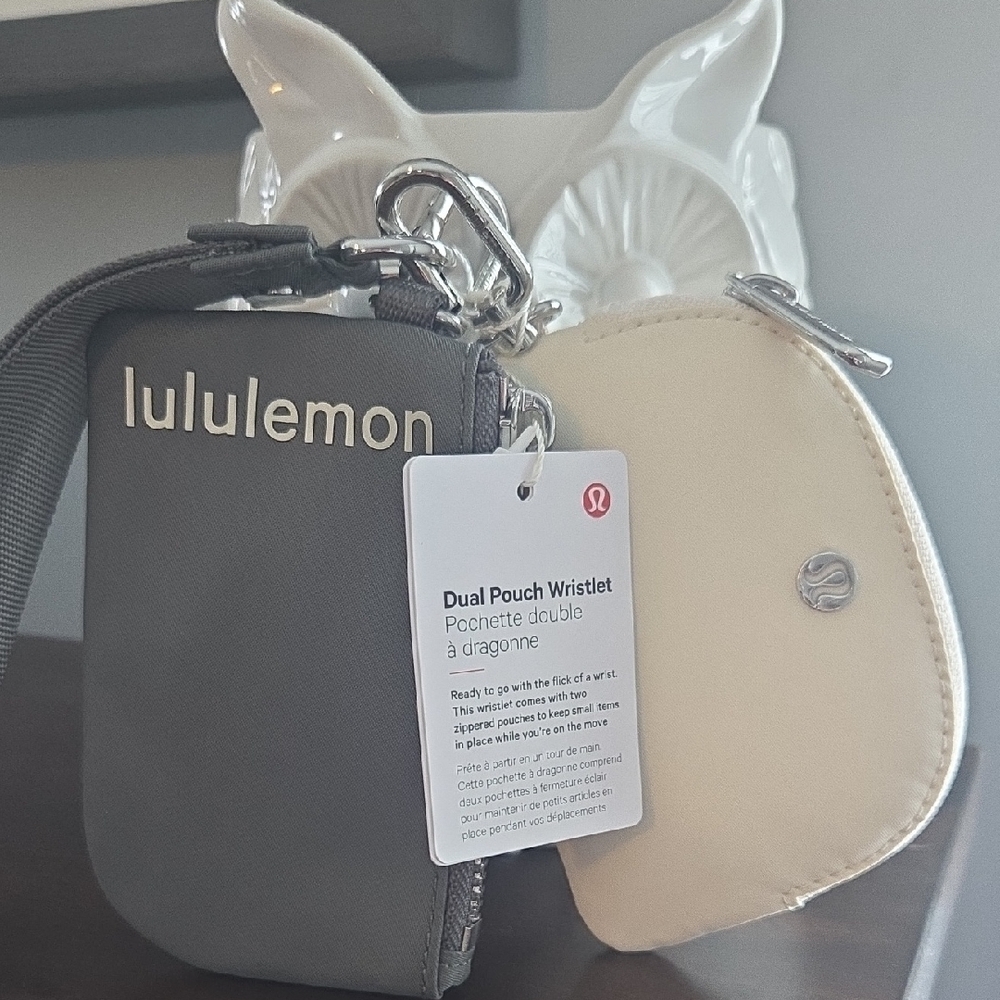 Lulemon Athletica Dual Pouch Wristlet in Gray and Cream NWT